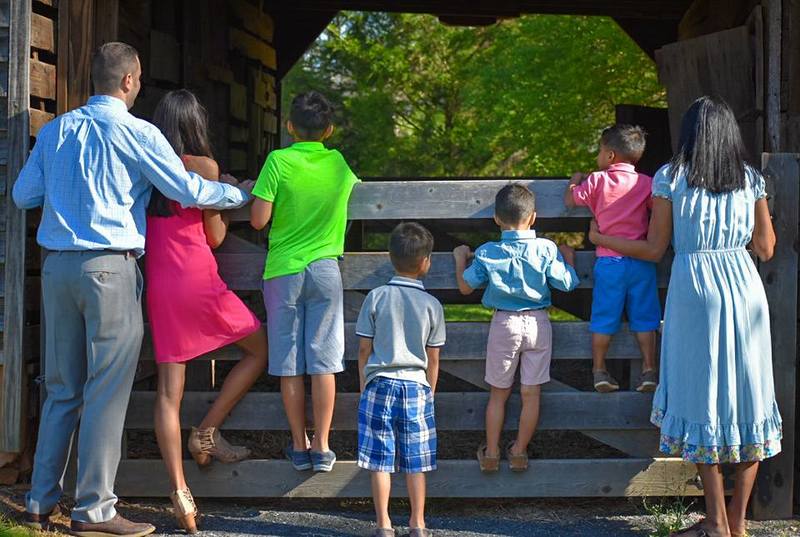 Yellow River Post Office - Family Photography