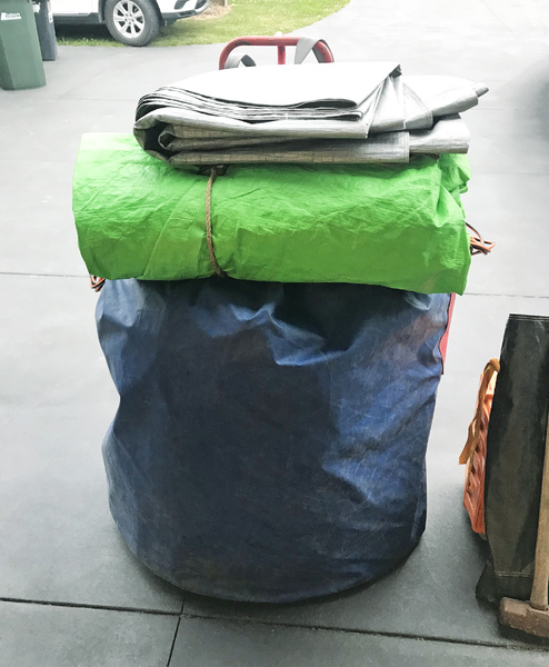 Comes in a compact bundle, easy to set up.