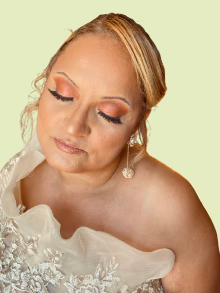 Glowing bridal beauty with warm tones and soft definition — the perfect wedding-day softness