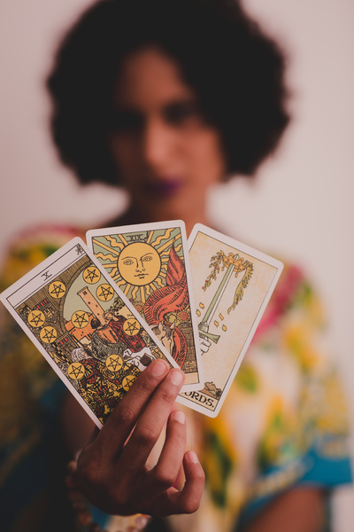 Photographer: @kevinliangphotos 
Jesslyn Blue Tarot.