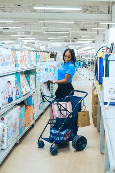 SHOPPER ENISE IN BURLINGTON, SHES THE LEADER IN BUDGET SHOPPING DEDICATED TO HELPING OUR CLIENTS SHOP AND SAVE.