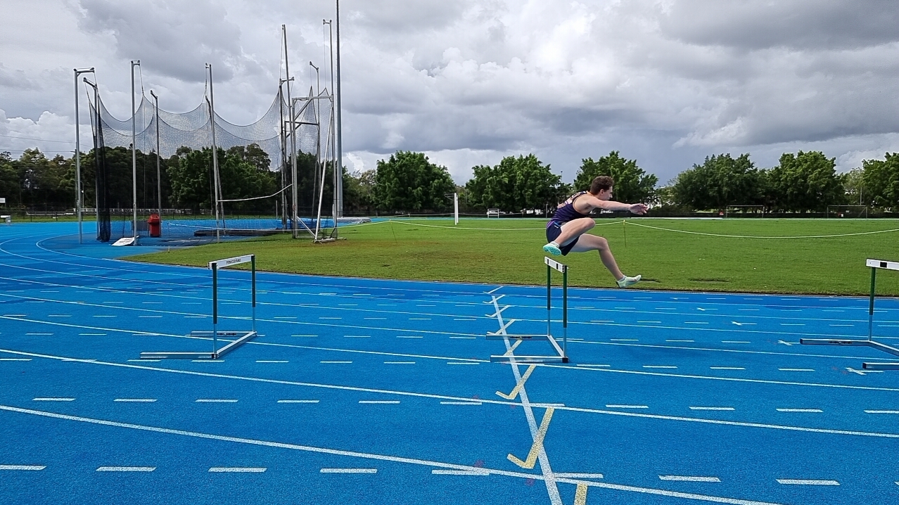 Schedule online with Momentum Track and Field on Booking.page