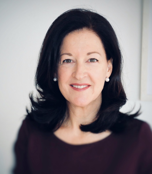 Kellie Wade - Kellie Wade is a certified coach with the Institute of Executive Coaching and Leadership, and a PROSCI accredited change manager. 

 

With over 25 years working in or for sectors such as financial and professional services, government/academia, and travel, in varying strategy and operation roles, Kellie has lead teams and key relationships within large organisations such as Deloitte, PwC, UNSW, and Flight Centre. 
Through her own business Lunico Coaching and Change Consulting, Kel