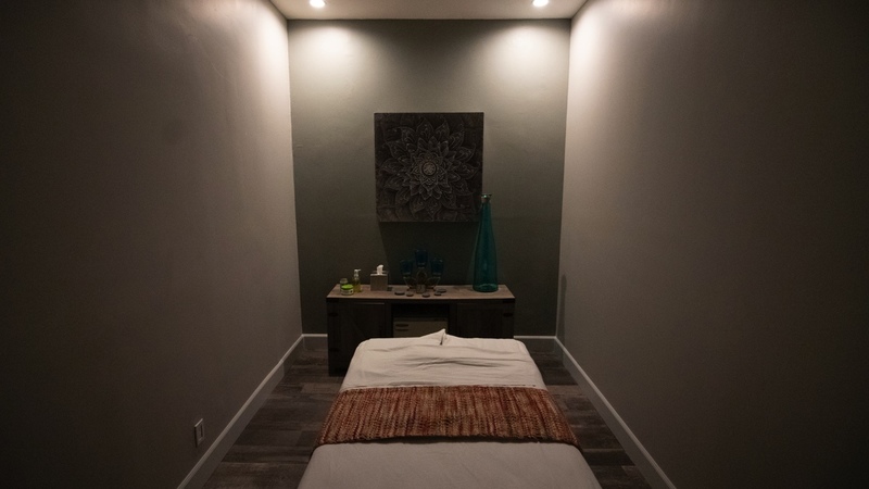 Just opened in Woodland Hills California with a cozy and relaxing interior design. We will give you the real taste of organic massage. 