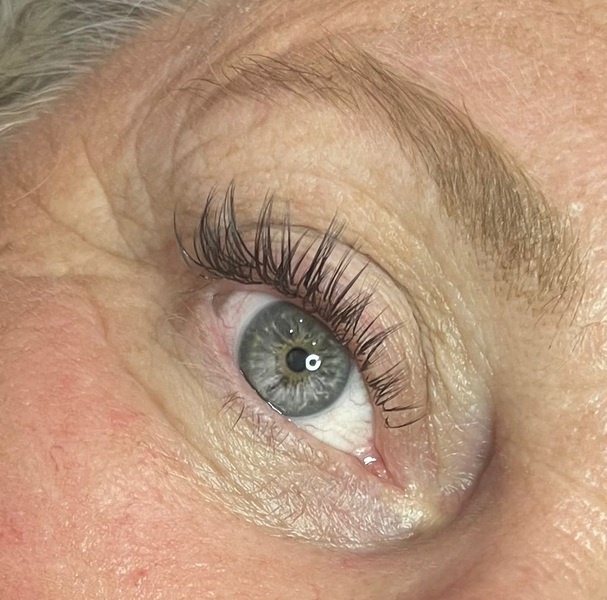 Natural mascara lashes for her first time.