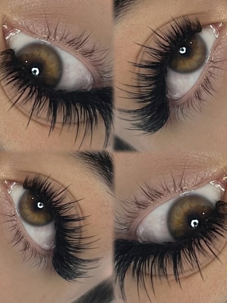 Wispy volume lashes